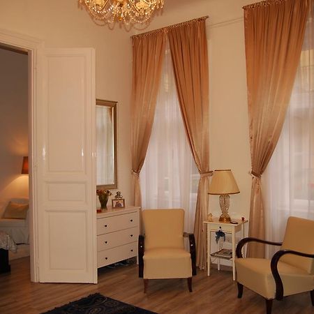 Balazs Apartment - Oktogon Budapest Exterior photo