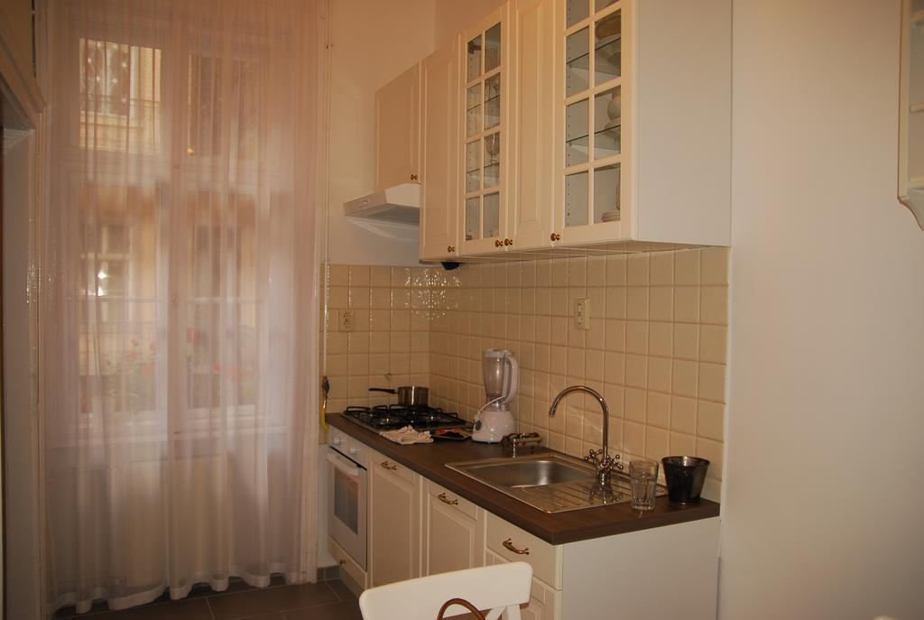 Balazs Apartment - Oktogon Budapest Exterior photo